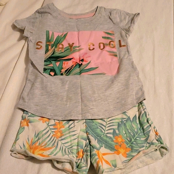 Short set - Picture 1 of 1